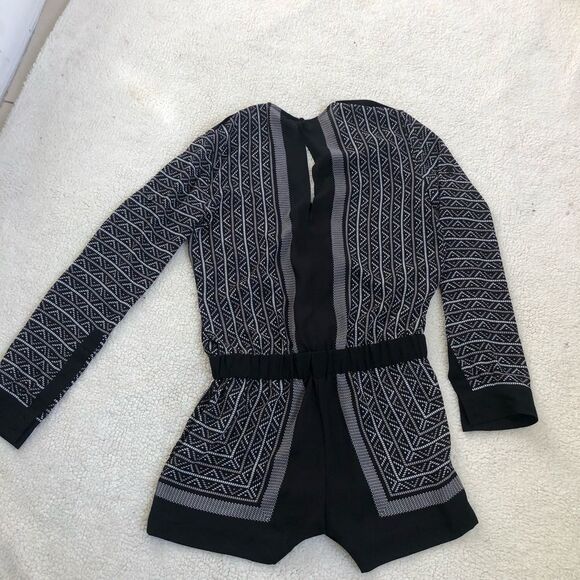 BCBGMAXAZARIA Y2K black print long sleeves romper XS - Picture 7 of 10